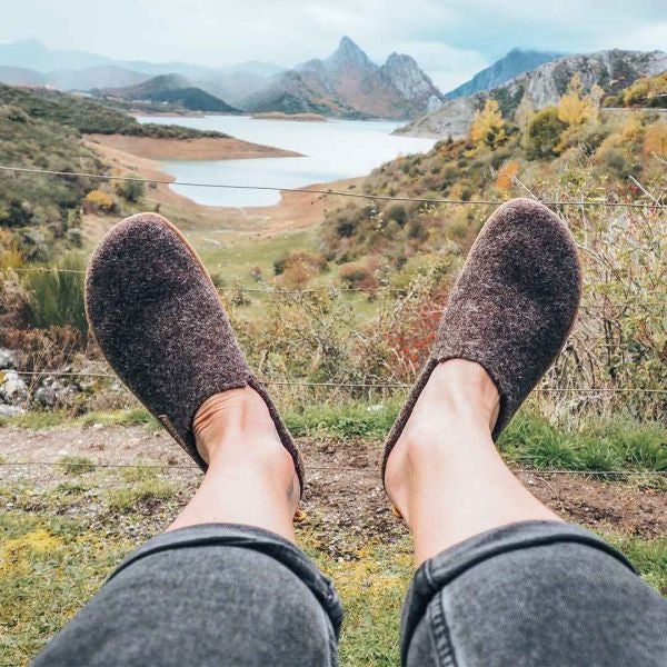 Doghammer Terrar Dahoam Wool Dark Brown Barfußschuhe, Hausschuhe aus Wolle am Fuß im Onlineshop für Barfußschuhe