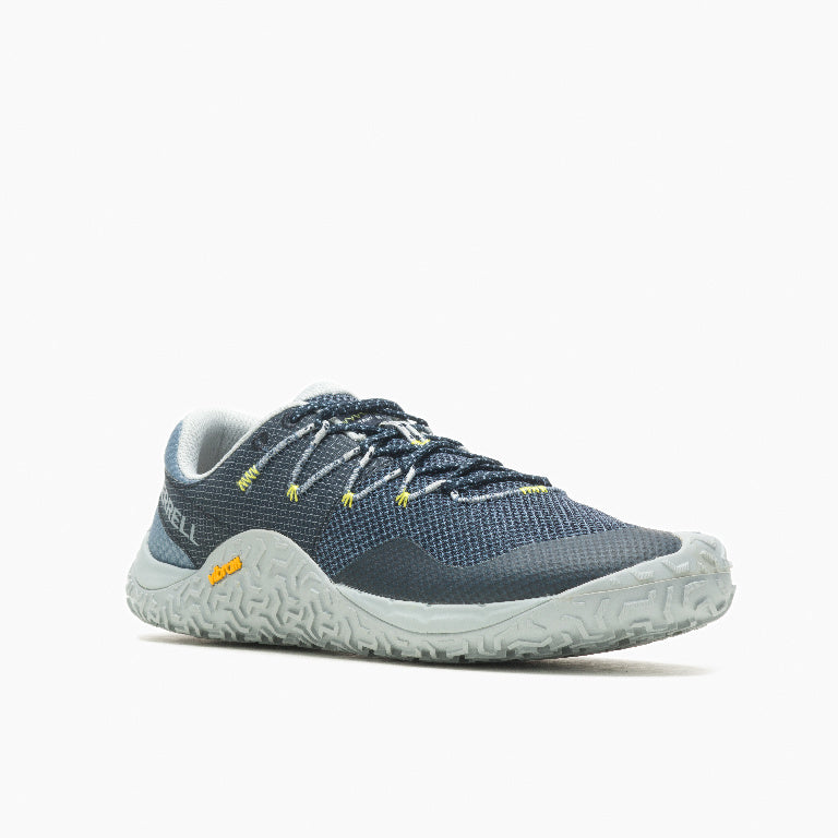 Barfußschuhe Merrell Trail Glove 7 in Stonewash für Herren, Frontansicht, erhältlich in unserem Onlineshop für Barfußschuhe. Flexibles Design für ein natürliches Laufgefühl und hervorragenden Komfort bei allen Aktivitäten.