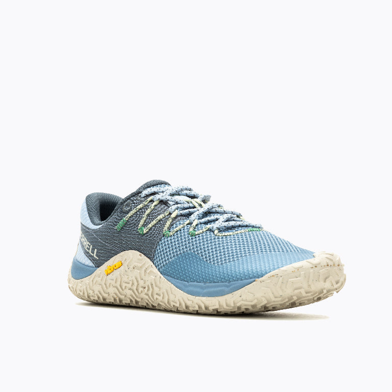 Barfußschuhe Merrell Trail Glove 7, Vorderansicht, Chambray Slate-Farbe, Barfußsportschuhe für Damen, bieten natürlichen Komfort und Flexibilität für aktive Bewegungen, erhältlich in unserem Onlineshop für Barfußschuhe.