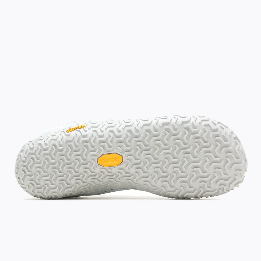 Barfußschuhe Merrell Vapor Glove 6 in Highrise für Damen, Ansicht von unten, erhältlich in unserem Onlineshop für Barfußschuhe. Rutschfeste Sohle für sicheren Halt und Flexibilität auf verschiedenen Untergründen.