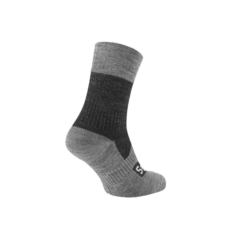 Wasserdichte Sealskinz Bircham Merino Allwettersocken in Grau-Marl, rechte Seitenansicht, ideal für vielseitigen Einsatz im Onlineshop für Barfußschuhe.