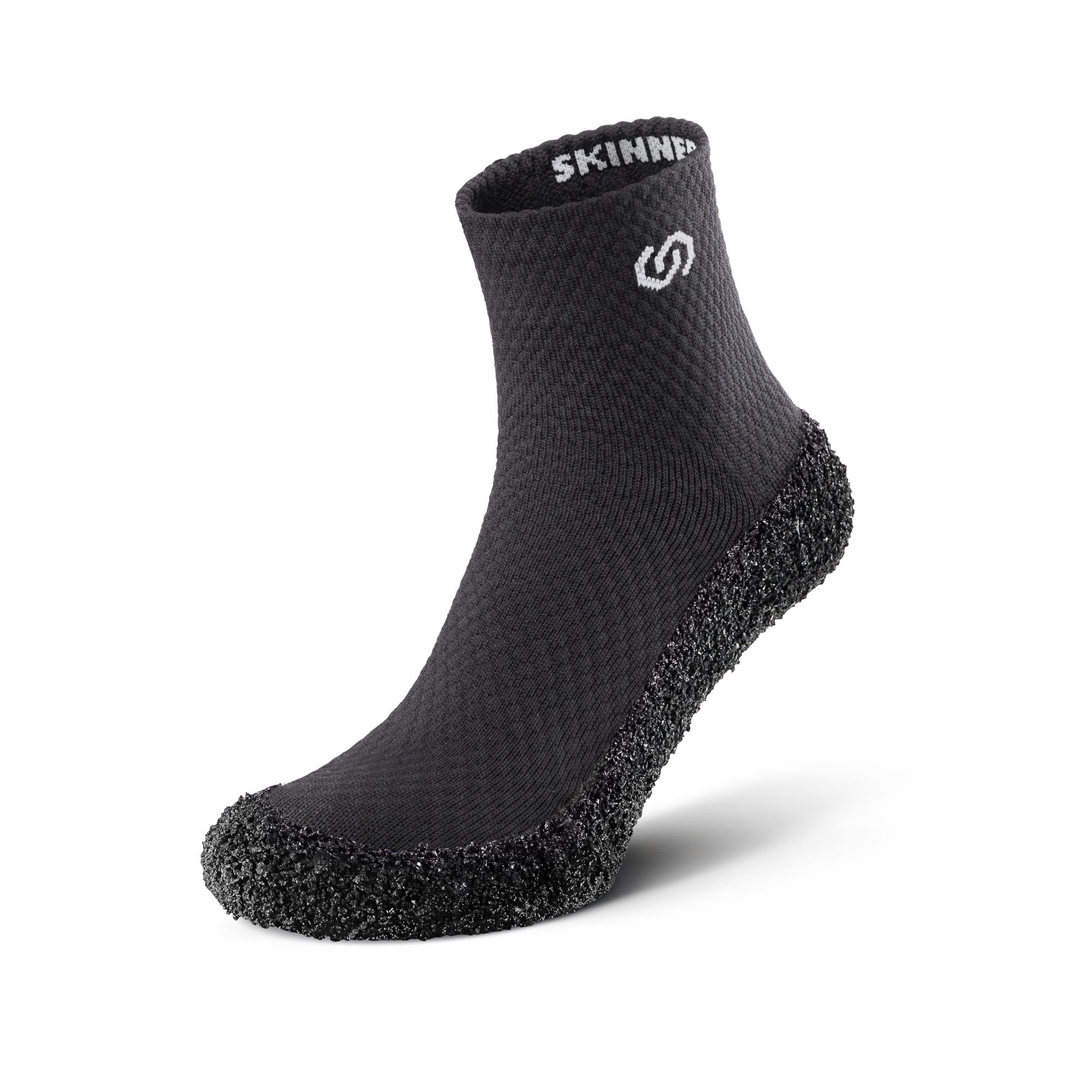 Die Skinners 2.0 Black Line Hexagon sind innovative Barfußsockenschuhe, die maximalen Komfort und Flexibilität bieten. Sie eignen sich perfekt für Outdoor-Aktivitäten, Fitness oder als Ersatz für herkömmliche Schuhe. Ihr hexagonales Design verleiht ihnen eine moderne, sportliche Optik. Erhältlich in unserem Onlineshop für Barfußschuhe.