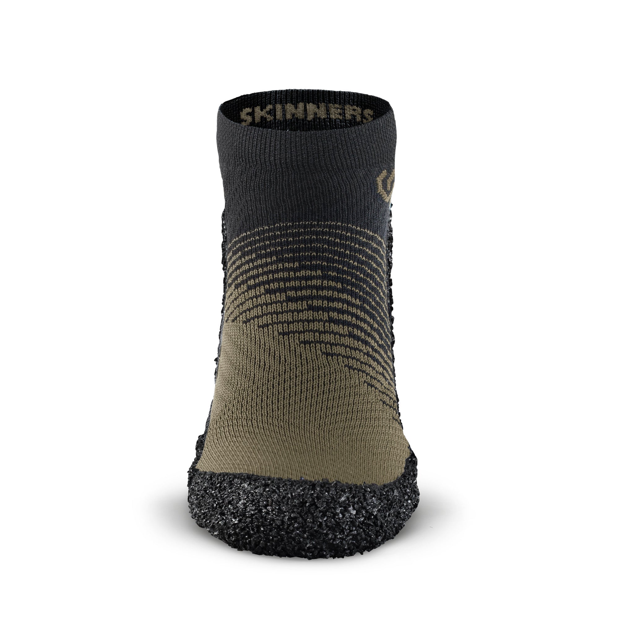 Sockenschuhe Skinners 2.0 Comfort in Moosgrün, Frontansicht, erhältlich in unserem Onlineshop für Barfußschuhe. Das flexible, minimalistische Design sorgt für hervorragenden Komfort und Bewegungsfreiheit, ideal für Outdoor-Aktivitäten und sportliche Einsätze.
