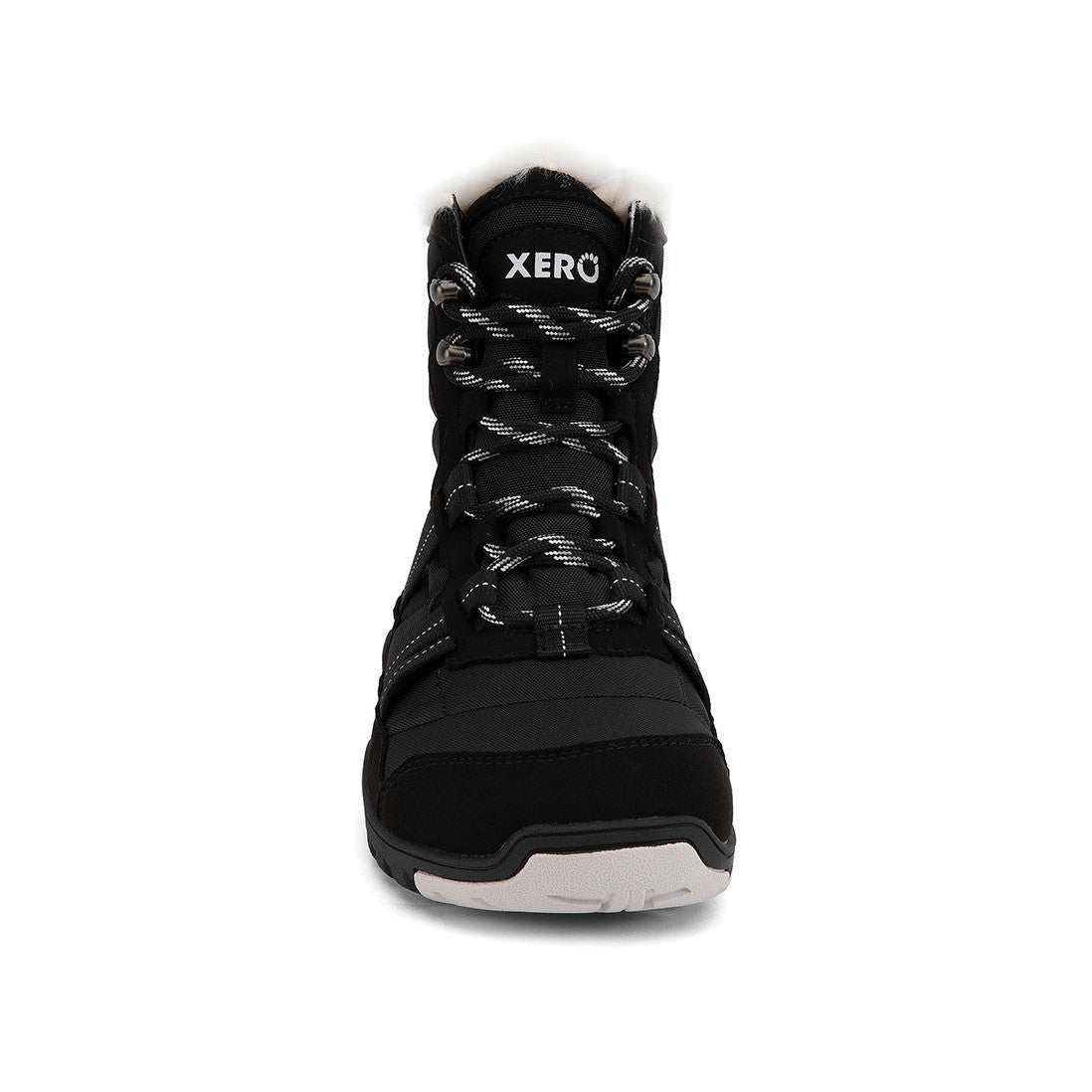 Xero Shoes Alpine Women Barfußschuhe Schneestiefel in Black White, Ansicht von vorne. Leichte, flexible Winterstiefel für natürlichen Komfort und Wärme. Erhältlich in unserem Onlineshop für Barfußschuhe.
