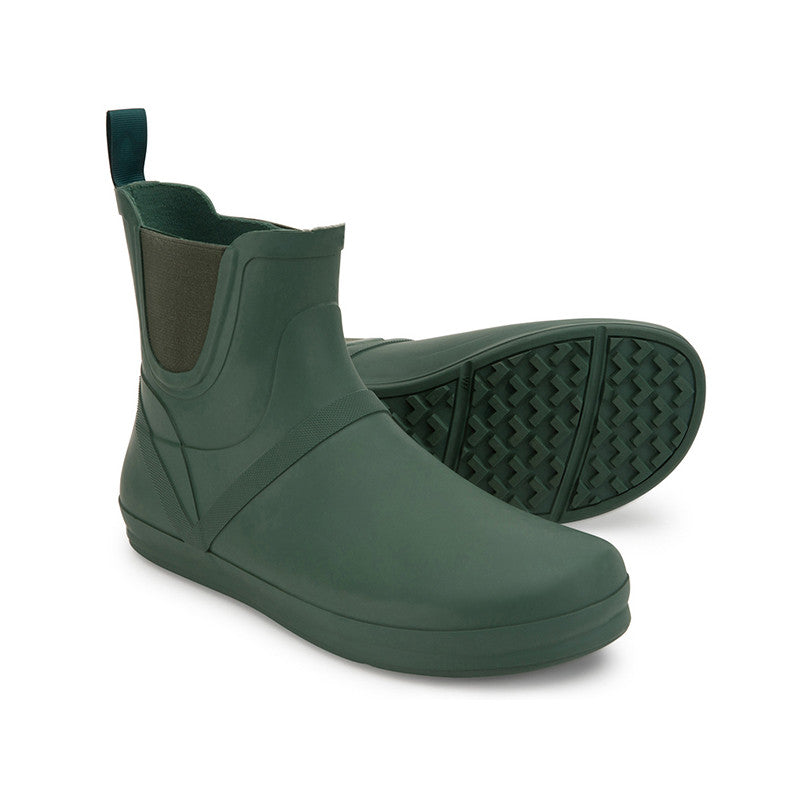 Xero Shoes Gracie Grün Damen Barfußschuhe minimalistische Regenstiefel. Diese Regenstiefel kombinieren das barfußähnliche Laufgefühl mit wetterfestem Schutz, ideal für nasse Tage. Der grüne Farbton sorgt für einen frischen, modernen Look. Erhältlich in unserem Onlineshop für Barfußschuhe.