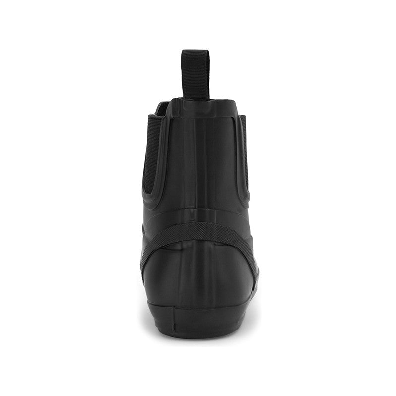 Xero Shoes Gracie Schwarz Damen Barfußschuhe minimalistische Regenstiefel, Ansicht von hinten. Diese flexiblen Regenstiefel bieten den vollen Komfort von Barfußschuhen, auch an regnerischen Tagen, und sind ideal für aktive Frauen, die Mobilität und Schutz suchen. Erhältlich in unserem Onlineshop für Barfußschuhe.