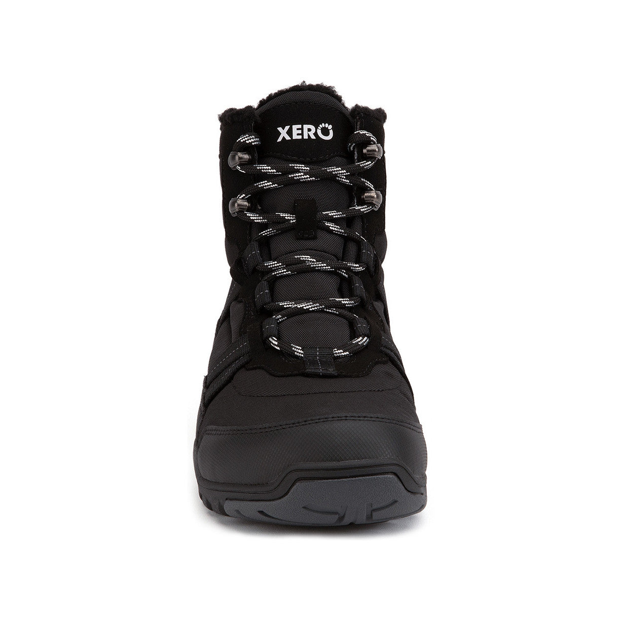 Xero Shoes Alpine Men Black Barfußschuhe Schneestiefel für den Winter, Ansicht von vorne. Leichte, flexible Winterstiefel in Schwarz, die natürlichen Komfort und Wärme bieten. Erhältlich in unserem Onlineshop für Barfußschuhe.