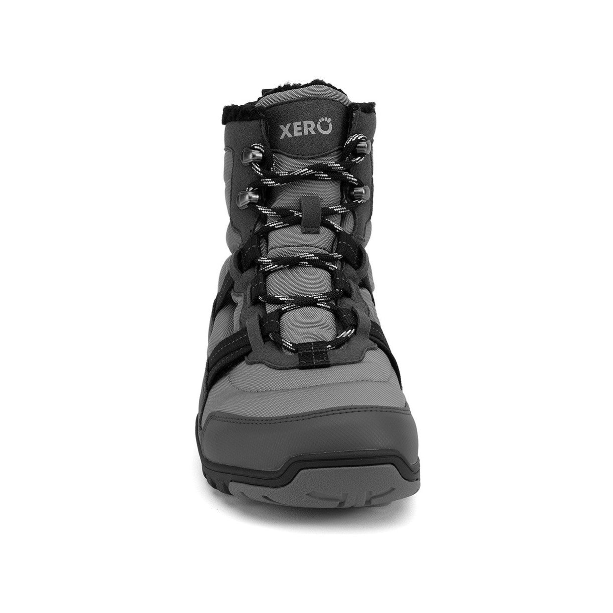 Xero Shoes Alpine Men Asphalt Black Barfußschuhe Schneestiefel für den Winter, Vorderansicht. Robuste, flexible Winterstiefel in Asphalt Black, die Wärme und Komfort bei kaltem Wetter garantieren. Erhältlich in unserem Onlineshop für Barfußschuhe.