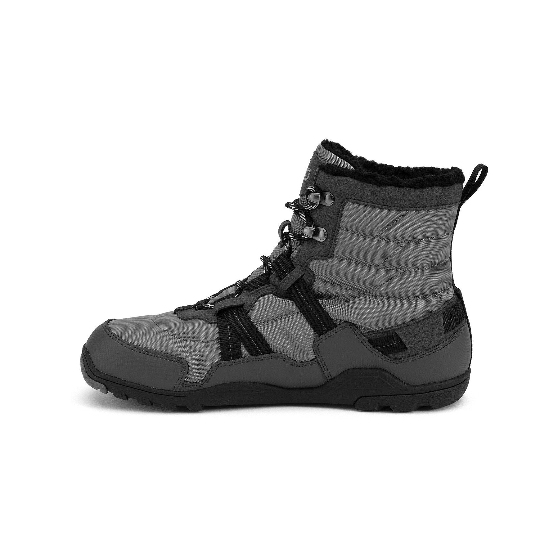 Xero Shoes Alpine Men Asphalt Black Barfußschuhe Schneestiefel für den Winter, linke Seitenansicht. Optimal für kalte Tage und Outdoor-Abenteuer. Erhältlich in unserem Onlineshop für Barfußschuhe.