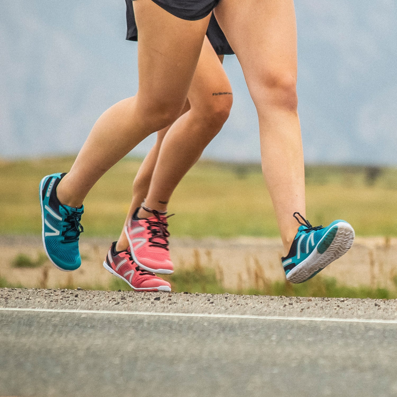 Barfußschuhe Xero Shoes HFS für Damen in Porcelain Blue, Sneaker und Laufschuhe, präsentiert im Onlineshop am Fuß.