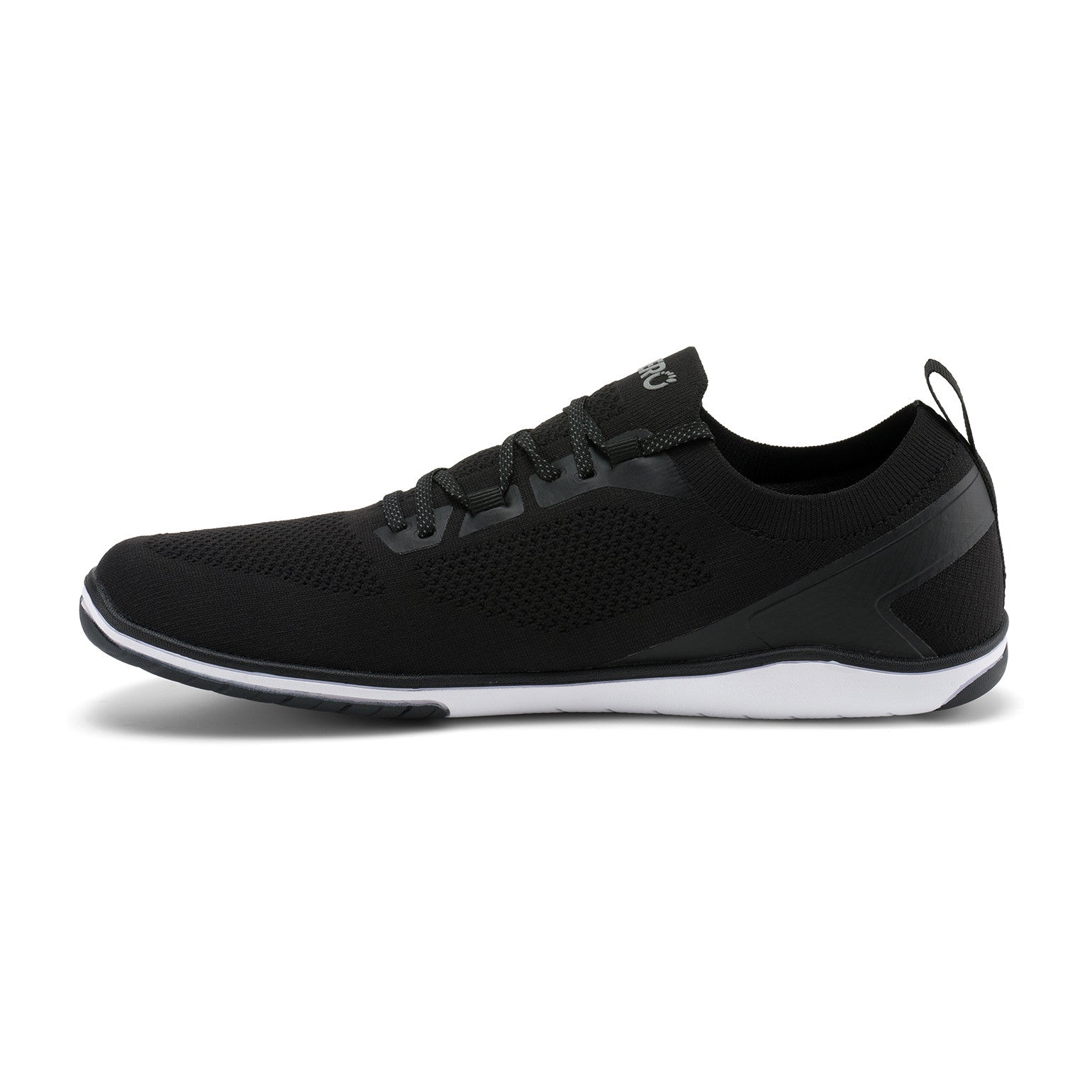 Xero Shoes Nexus Knit Sneaker in Schwarz für Herren, linke Seitenansicht, atmungsaktiv und flexibel, ideal für unseren Onlineshop für Barfußschuhe.