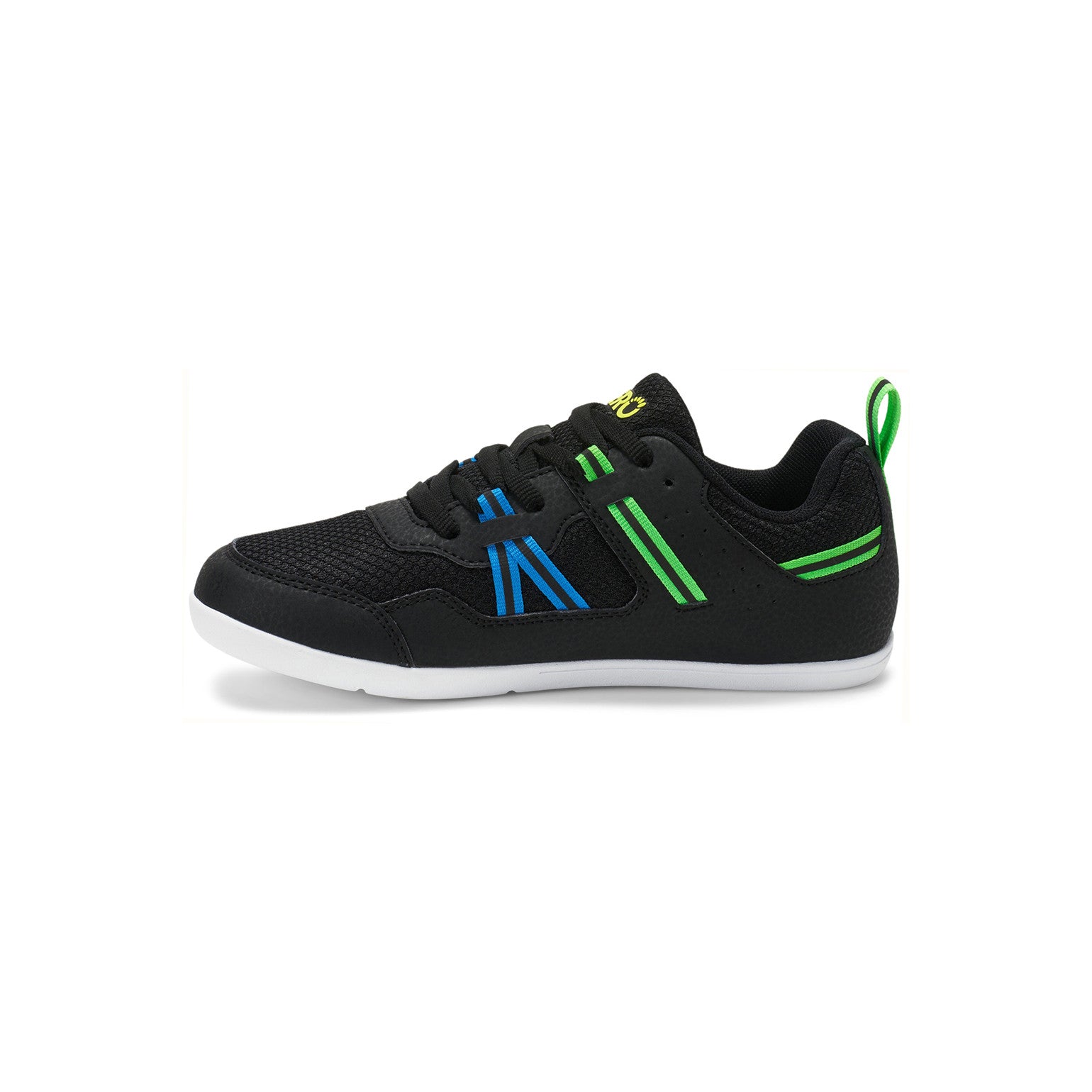 Die Xero Shoes Prio Youth in Schwarz und Lime als bequeme Barfußschuhe für Kinder, Seitenansicht links, erhältlich in unserem Onlineshop für Barfußschuhe.