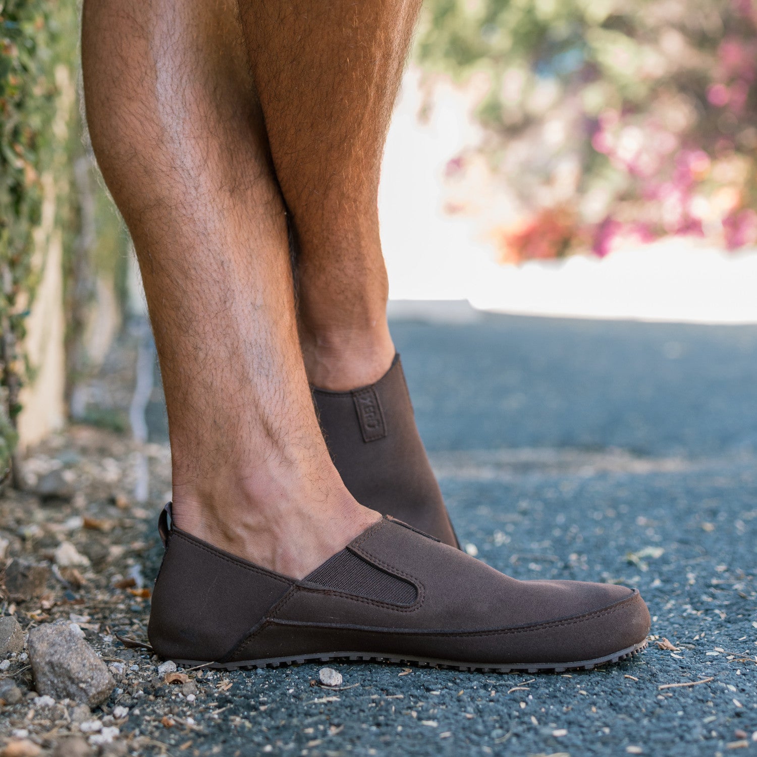 Xero Shoes Sunrise Barfußschuhe für Herren als Slipper in Braun, am Fuß präsentiert im Onlineshop für Barfußschuhe