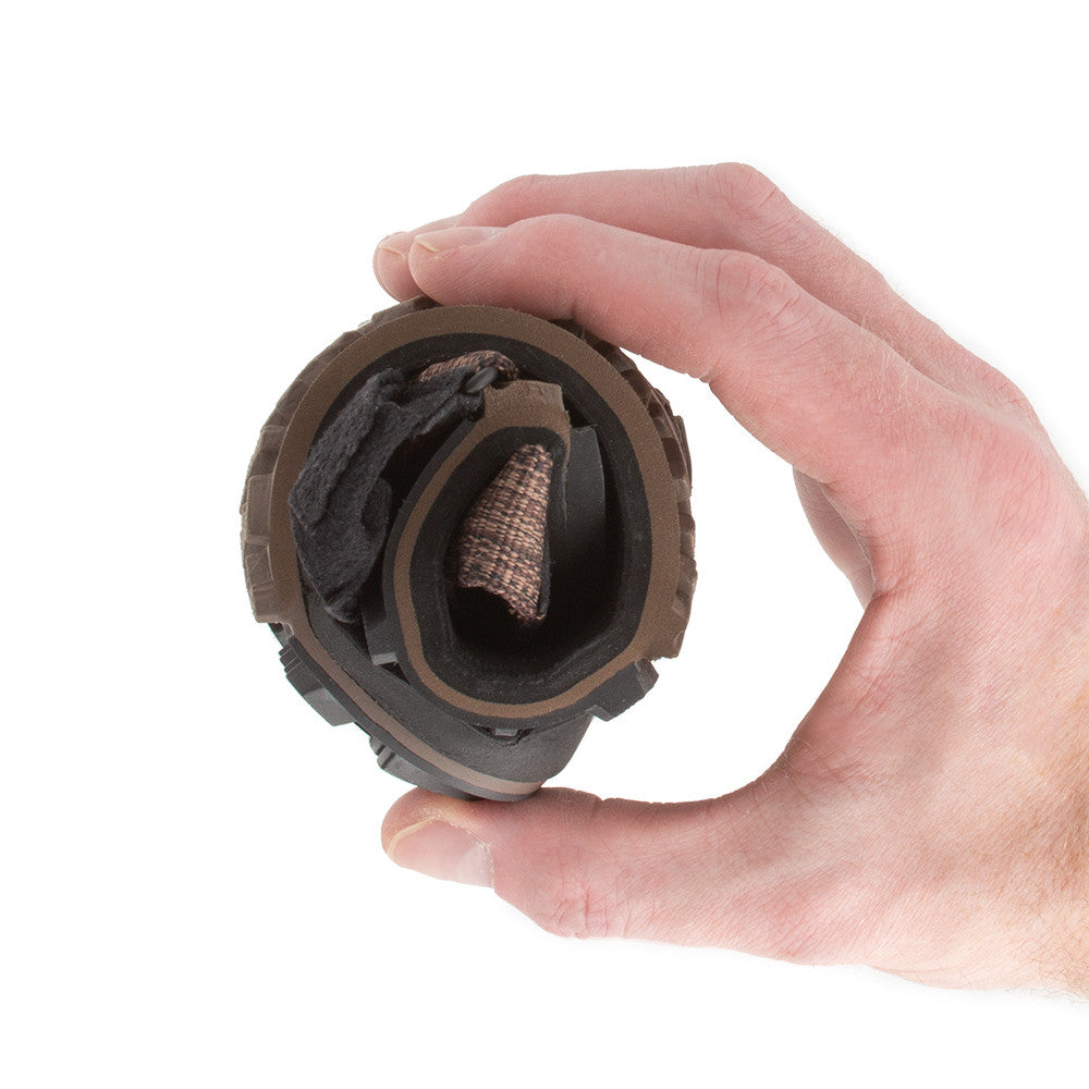 Xero Shoes Z Trail EV Barfußsandalen für Herren in Multi Brown, zusammengerollt präsentiert im Onlineshop für Barfußschuhe