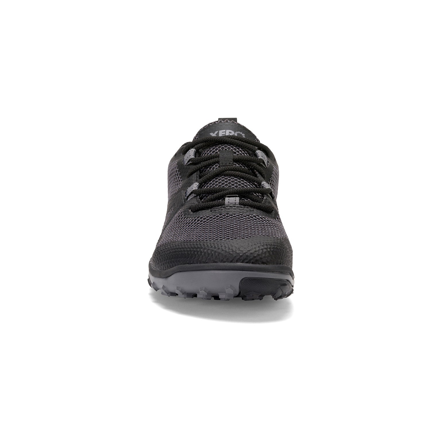 Frontansicht der Xero Shoes Scrambler Low Barfußschuhe in Schwarz für Herren als Wanderschuhe im Onlineshop für Barfußschuhe