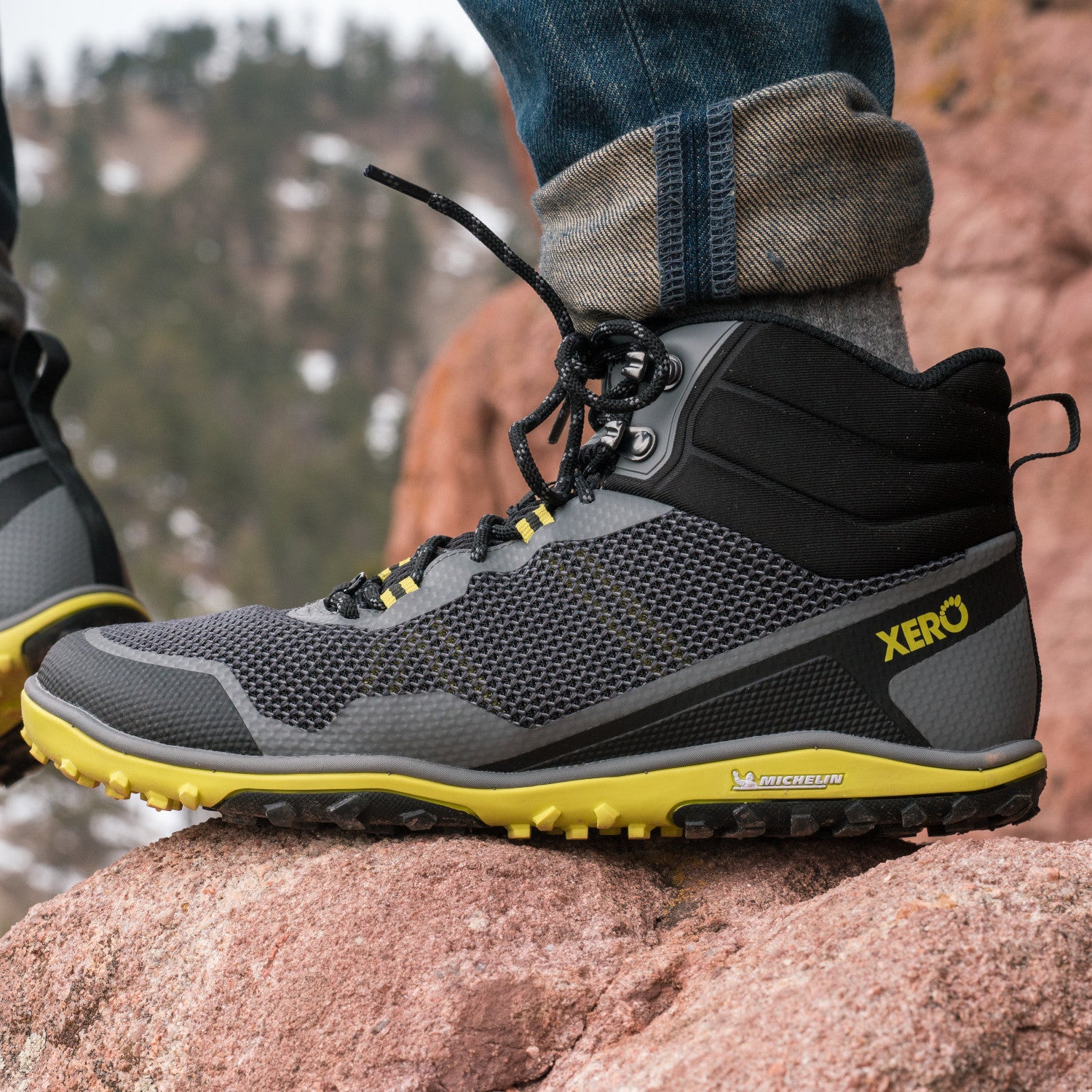 Xero Shoes Scrambler Mid Barfußschuhe, Wanderschuhe für Herren in Steel Gray Sulphur, am Fuß im Onlineshop für Barfußschuhe