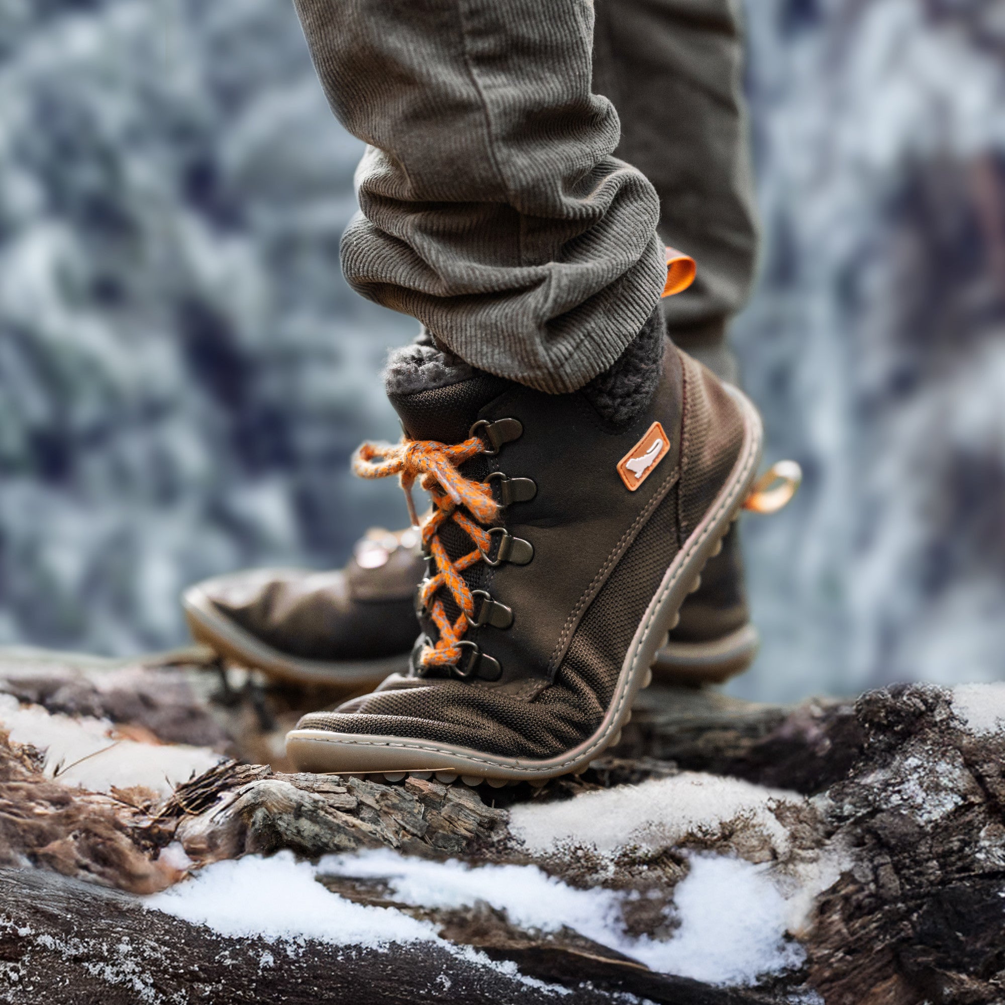 Barfußschuhe Leguanito Nicebare für Kinder, in Alltagssituation, warm und wasserabweisend, perfekt für den Winter im Onlineshop für Barfußschuhe.
