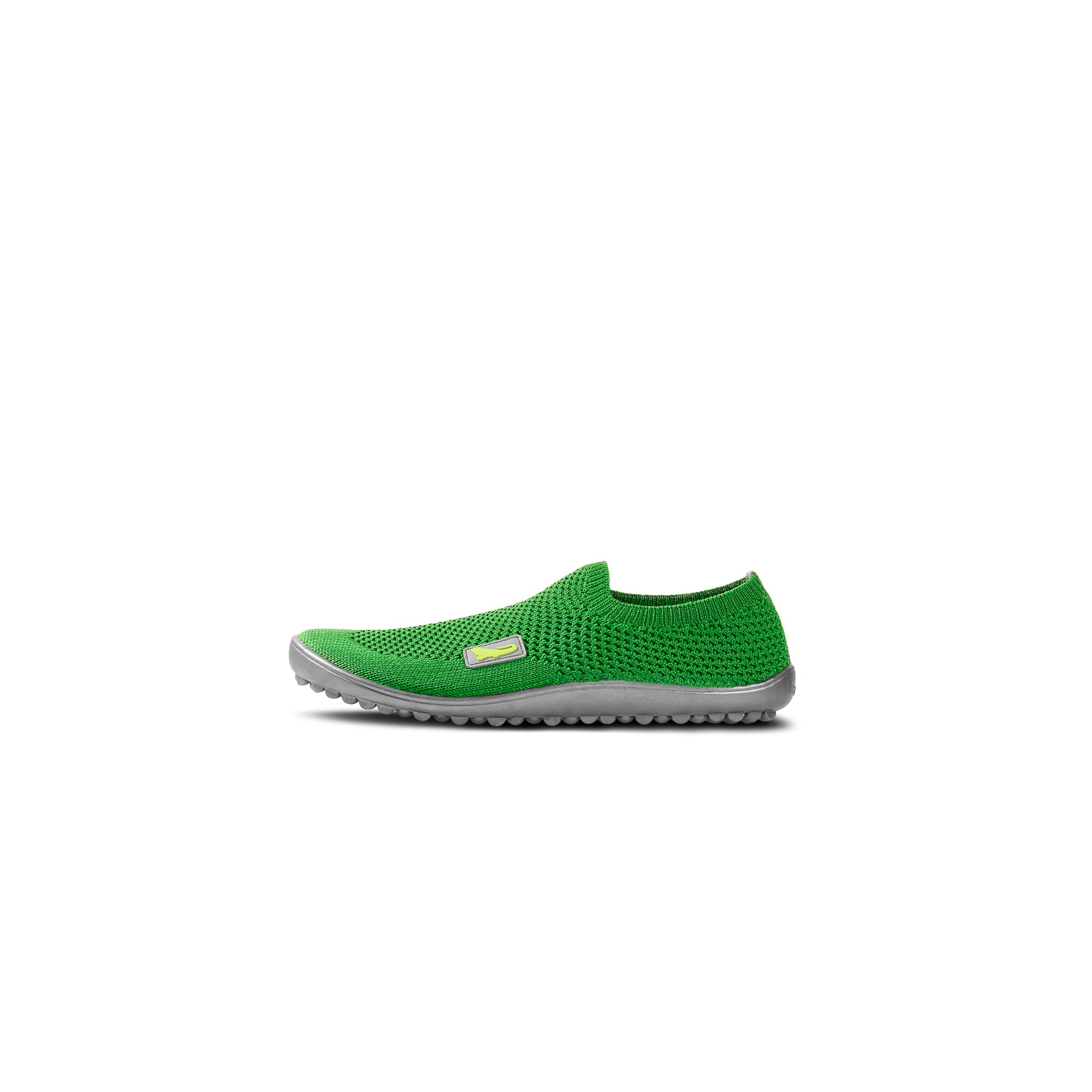 Leguanito Scio Green Kinder Barfußschuhe Slipper – Seitenansicht der Slipper in der Größe 29 bis 34, ideal für aktives Spielen und Laufen. Erhältlich bei barfusswelten.de.