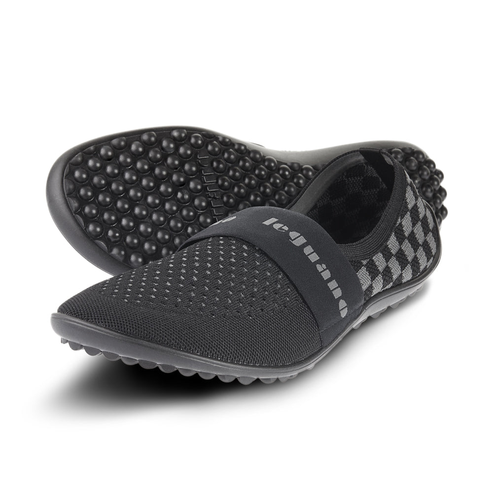 Leguano Chess Barfußschuhe in der Farbe Pepper, perfekt für Alltag und Freizeit. Jetzt im Onlineshop für Barfußschuhe erhältlich.