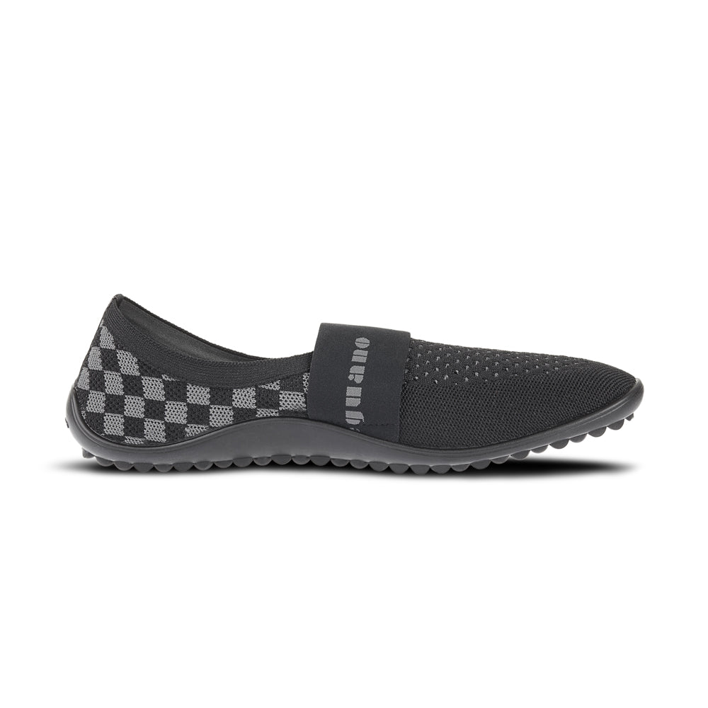 Leguano Chess Barfußschuhe in Pepper, rechte Seitenansicht, die das elegante Design und die Flexibilität der Schuhe zeigt. Jetzt im Onlineshop für Barfußschuhe erhältlich.