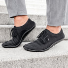 Schwarze Leguano Dean Barfußschuhe aus Leder als elegante Herrenschuhe am Fuß im Onlineshop für Barfußschuhe