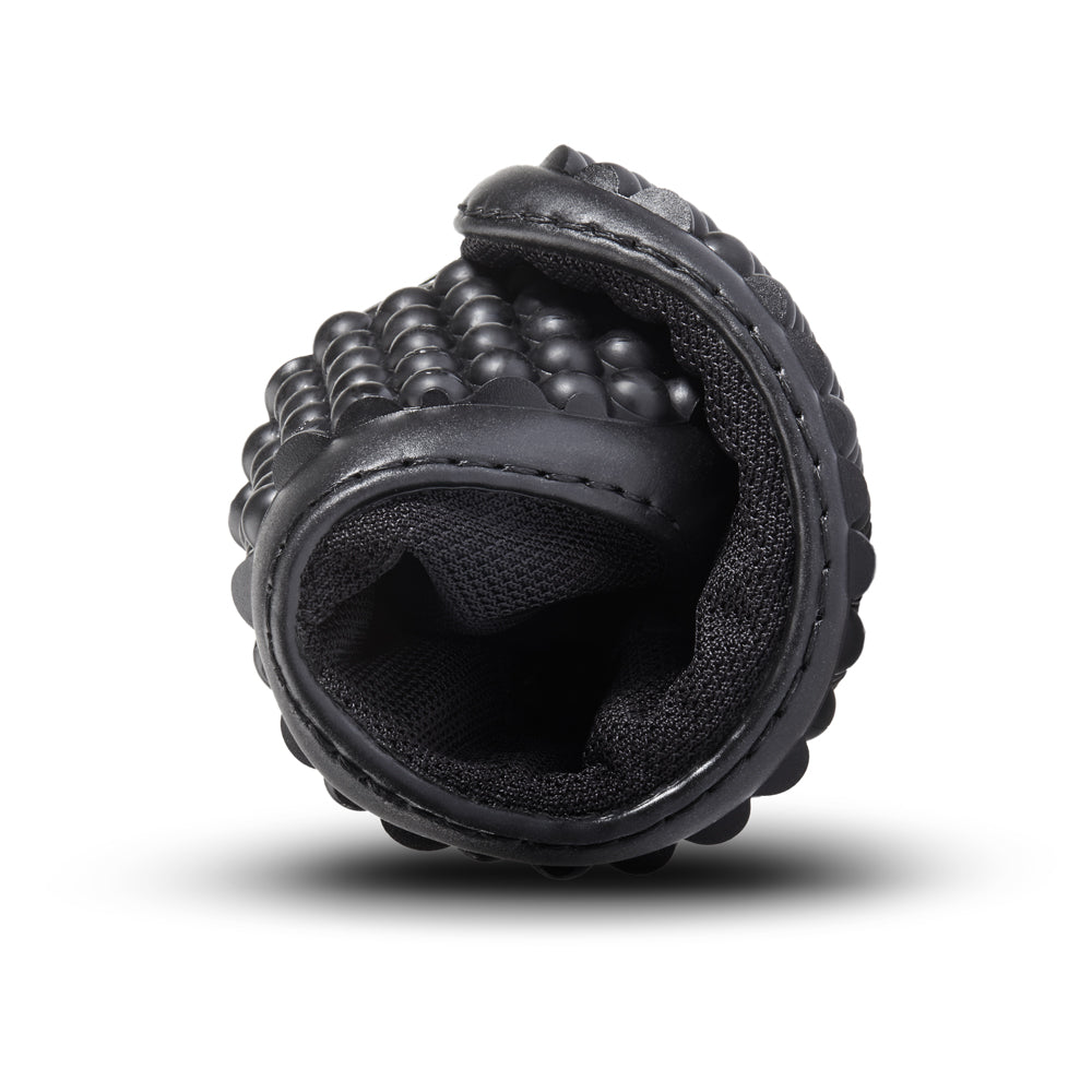 Leguano Kosmo schwarze Barfuß-Winterschuhe, flexibel zusammengerollt für einfache Lagerung und Transport, ideal für den Winter. Jetzt erhältlich im Onlineshop für Barfußschuhe