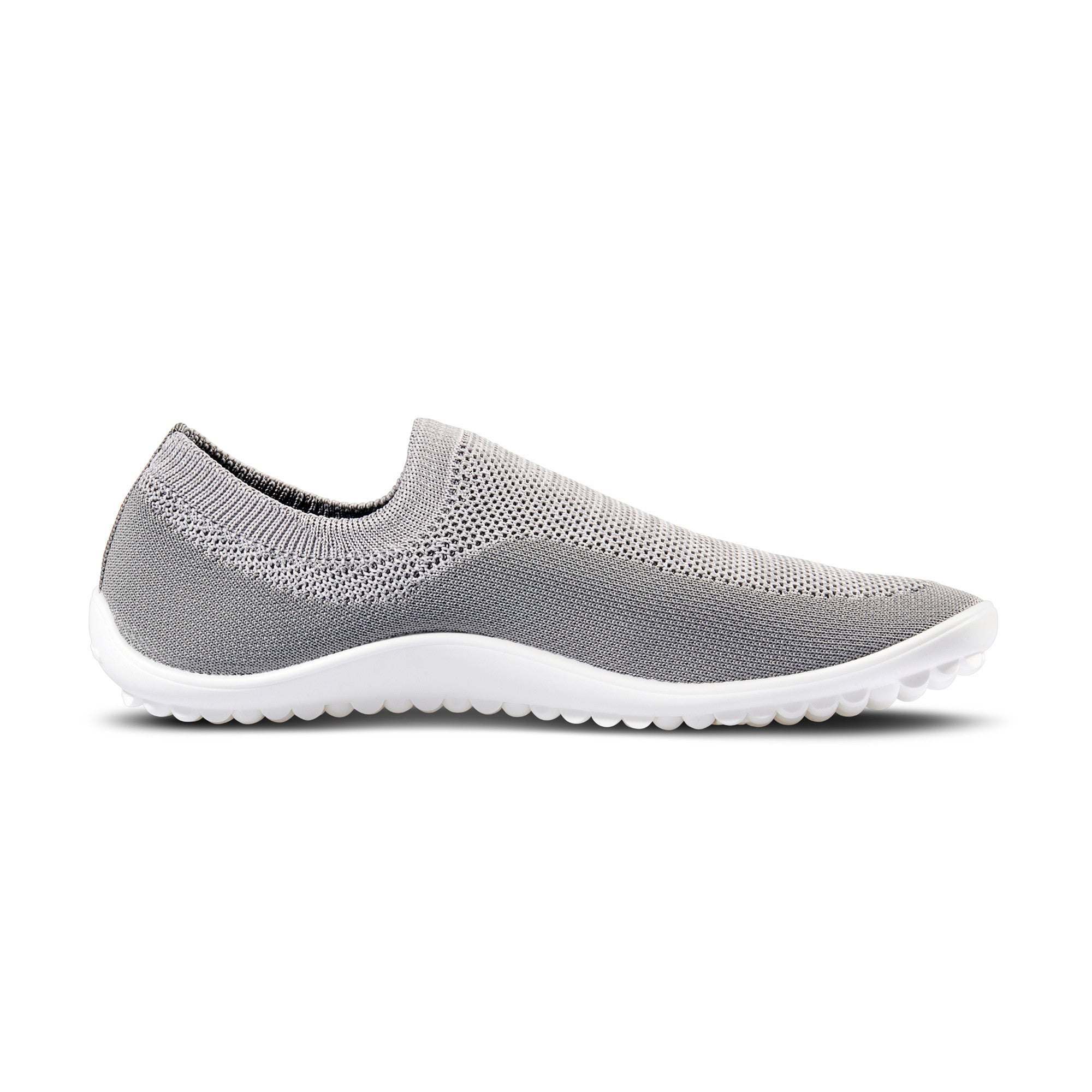 Leguano Score Barfußslipper in Grau, in rechter Seitenansicht abgebildet und ideal für ein flexibles Laufgefühl. Jetzt erhältlich im Onlineshop für Barfußschuhe.