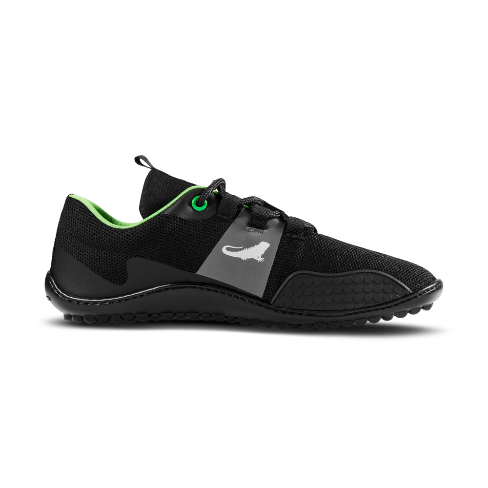 Barfußschuhe Leguano Spinwyn in Schwarz, rechte Ansicht, leichte und flexible Sportschuhe für optimale Bewegung, erhältlich in unserem Onlineshop für Barfußschuhe.