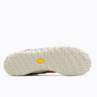 Barfußschuhe Merrell Trail Glove 7 in Lava für Herren, Ansicht von unten, erhältlich in unserem Onlineshop für Barfußschuhe. Rutschfeste Sohle für sicheren Halt und Stabilität auf allen Untergründen.