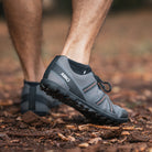 Xero Shoes Mesa Trail II Herren Barfußschuhe in Steel Gray Orange, als Wanderschuhe am Fuß im Onlineshop für Barfußschuhe