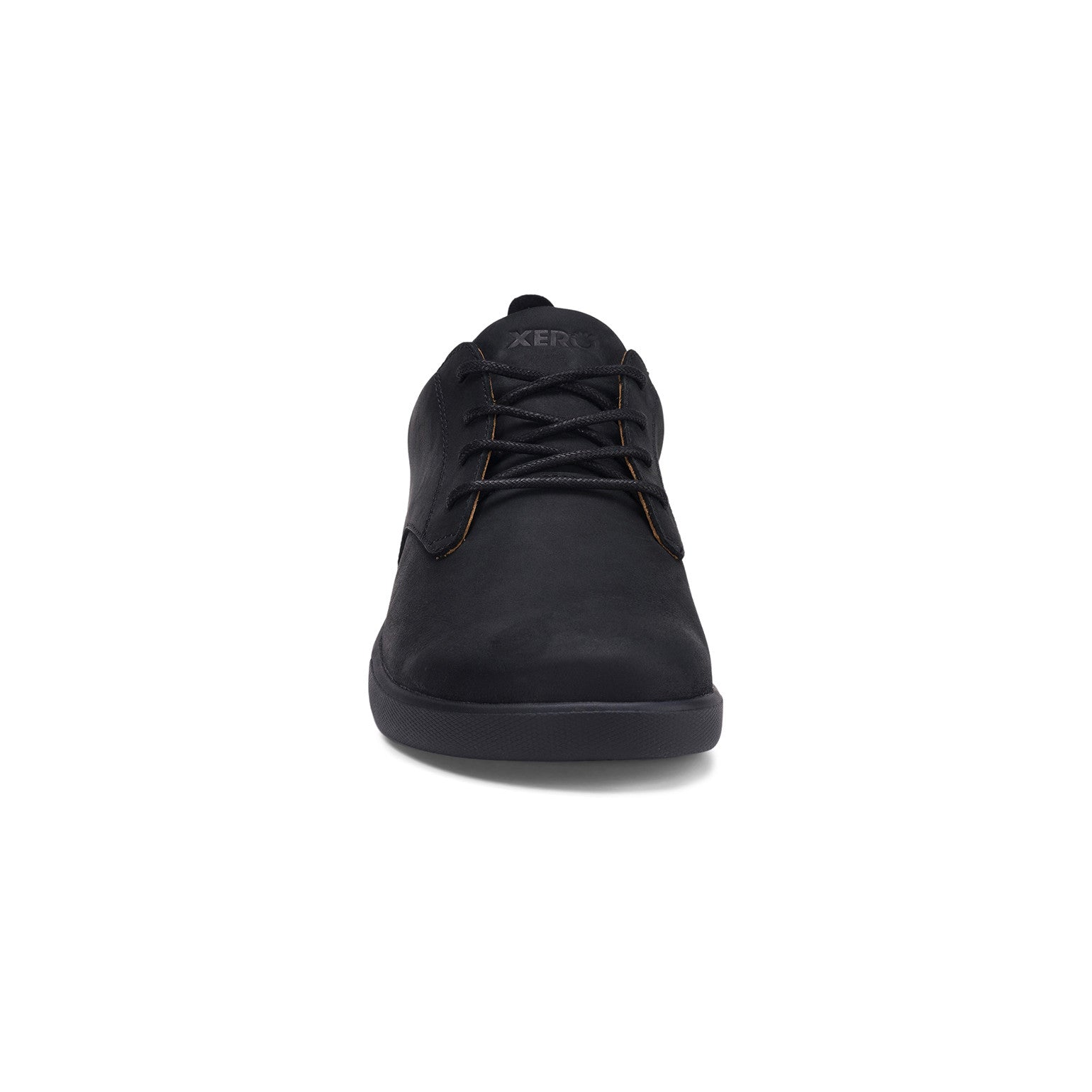 Xero Shoes Glenn Barfußschuhe für Herren in Schwarz aus Leder, aus der Vorderansicht, bieten eine flexible und leichte Sohle, die für natürlichen Tragekomfort sorgt. Perfekt für den aktiven Alltag und natürliche Bewegungen. Erhältlich in unserem Onlineshop für Barfußschuhe.