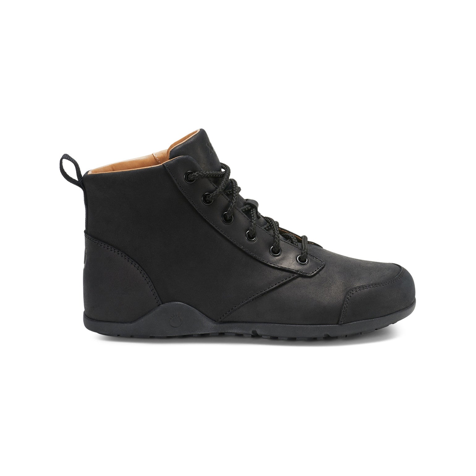 Seitliche Ansicht der schwarzen Xero Shoes Denver Barfußstiefeletten, ledergefütterte Herrenschuhe für Komfort und Flexibilität, erhältlich in unserem Onlineshop für Barfußschuhe.