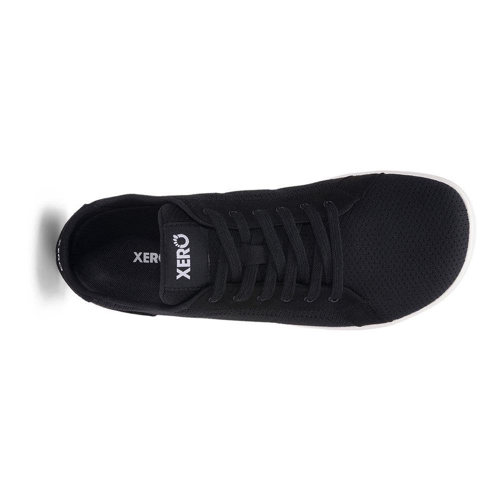 Xero Shoes Dillon Barfußschuhe für Herren in Schwarz aus der Perspektive von oben, leicht und flexibel für den ganzen Tag. Perfekt für jede Gelegenheit und garantiert hohen Tragekomfort. Erhältlich in unserem Onlineshop für Barfußschuhe.