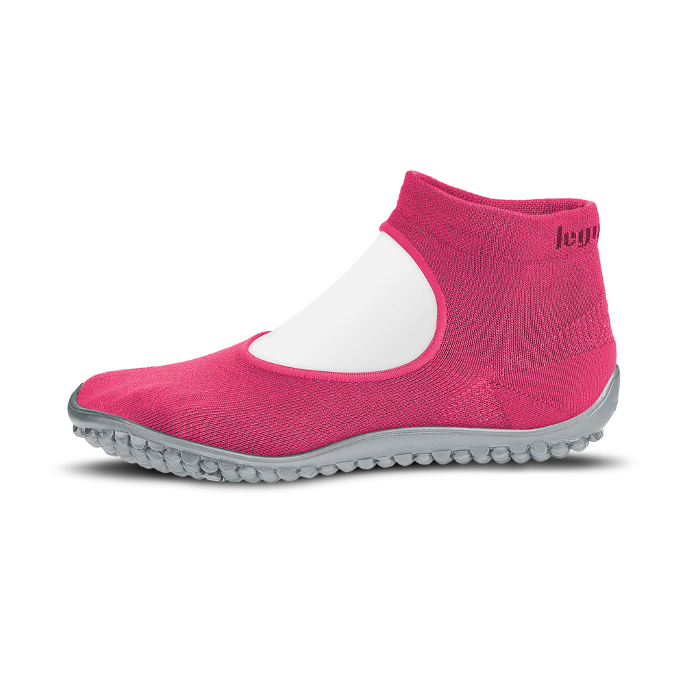 Leguano Ballerina Barfußschuhe in Pink von der linken Seite, ideal für Alltag und besondere Anlässe. Diese bequemen und stilvollen Schuhe sind jetzt im Onlineshop für Barfußschuhe erhältlich.