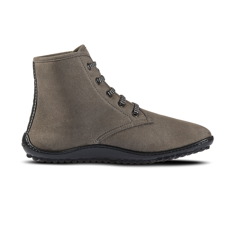 Leguano Chester Barfußschuhe in Light Taupe, rechte Seitenansicht, präsentieren sich elegant und funktional. Sie bieten optimalen Tragekomfort und fördern eine gesunde Fußhaltung. Jetzt im Onlineshop für Barfußschuhe erhältlich.