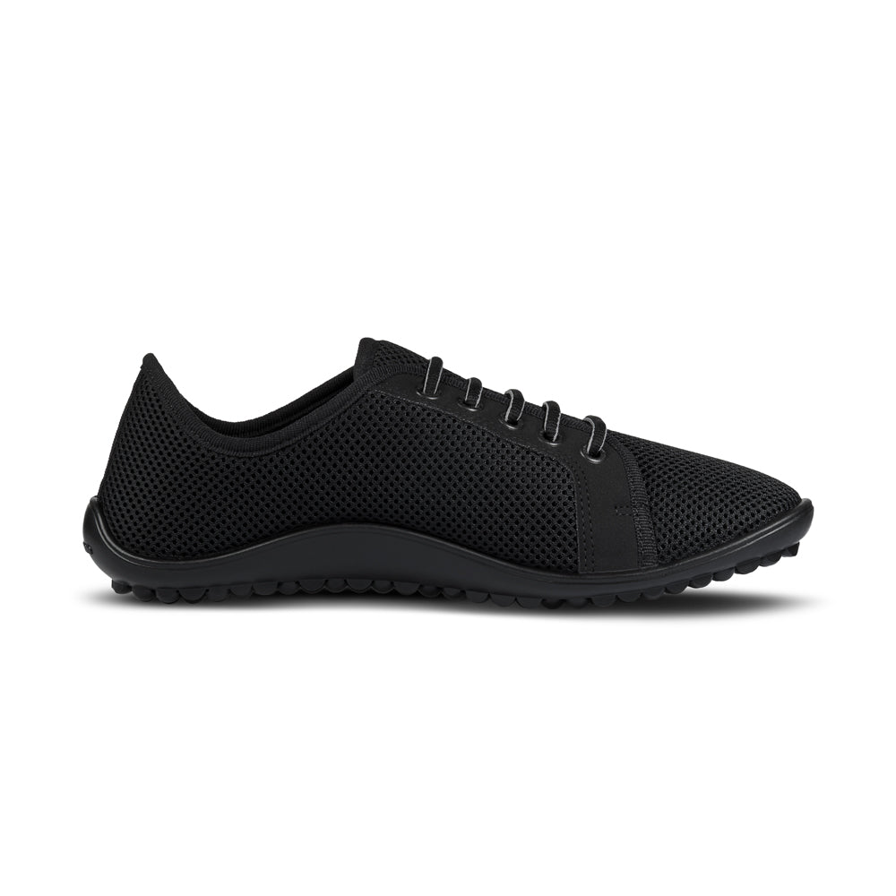 Leguano City All Black Halbschuhe, Barfußschuhe in klassischem Schwarz, rechte Seitenansicht. Jetzt im Onlineshop für Barfußschuhe erhältlich.