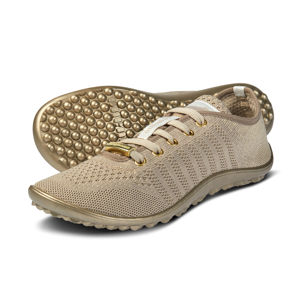 Leguano Go Gold Sneaker Barfußschuhe – Ein komfortables und stylisches Design, das sich perfekt für den Alltag eignet. Diese Schuhe bieten optimalen Halt und Flexibilität, um Ihre Füße bei jedem Schritt zu unterstützen. Jetzt im Onlineshop für Barfußschuhe erhältlich.