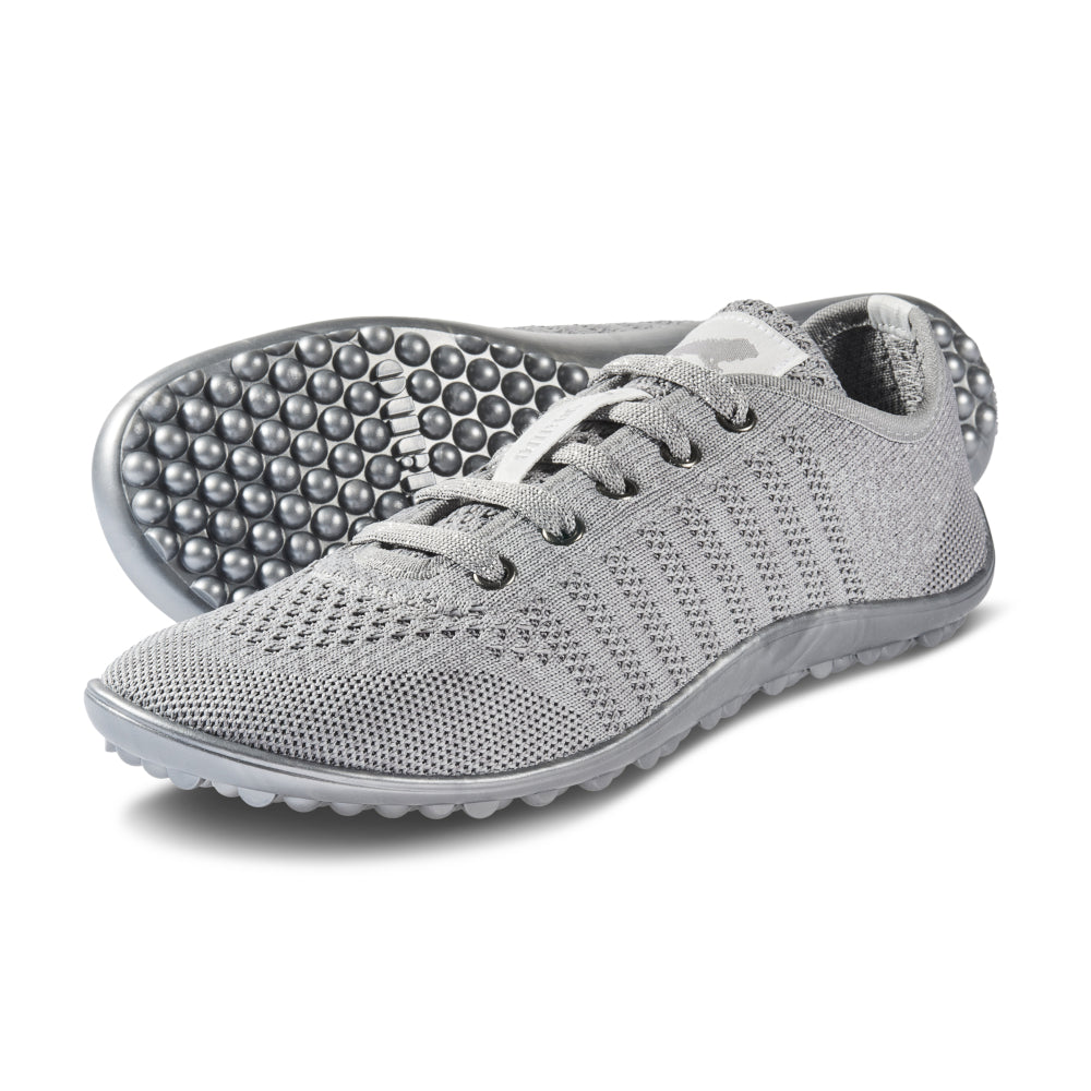 Leguano Go Silver Sneaker Barfußschuhe – Diese eleganten Sneaker überzeugen durch ihr minimalistisches Design und ihren hohen Tragekomfort. Ideal für jeden Tag, ob im Büro oder in der Freizeit. Jetzt im Onlineshop für Barfußschuhe erhältlich.