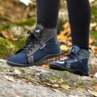 Leguano Jaspar wasserfeste Herbst-Barfußschuhe in Nutzung, perfekt für aktive Outdoor-Abenteuer. Jetzt erhältlich im Onlineshop für Barfußschuhe