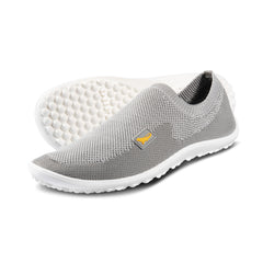 Leguano Score Barfußslipper in Grau, perfekt für ein angenehmes Tragegefühl und gesundes Gehen. Jetzt erhältlich im Onlineshop für Barfußschuhe.