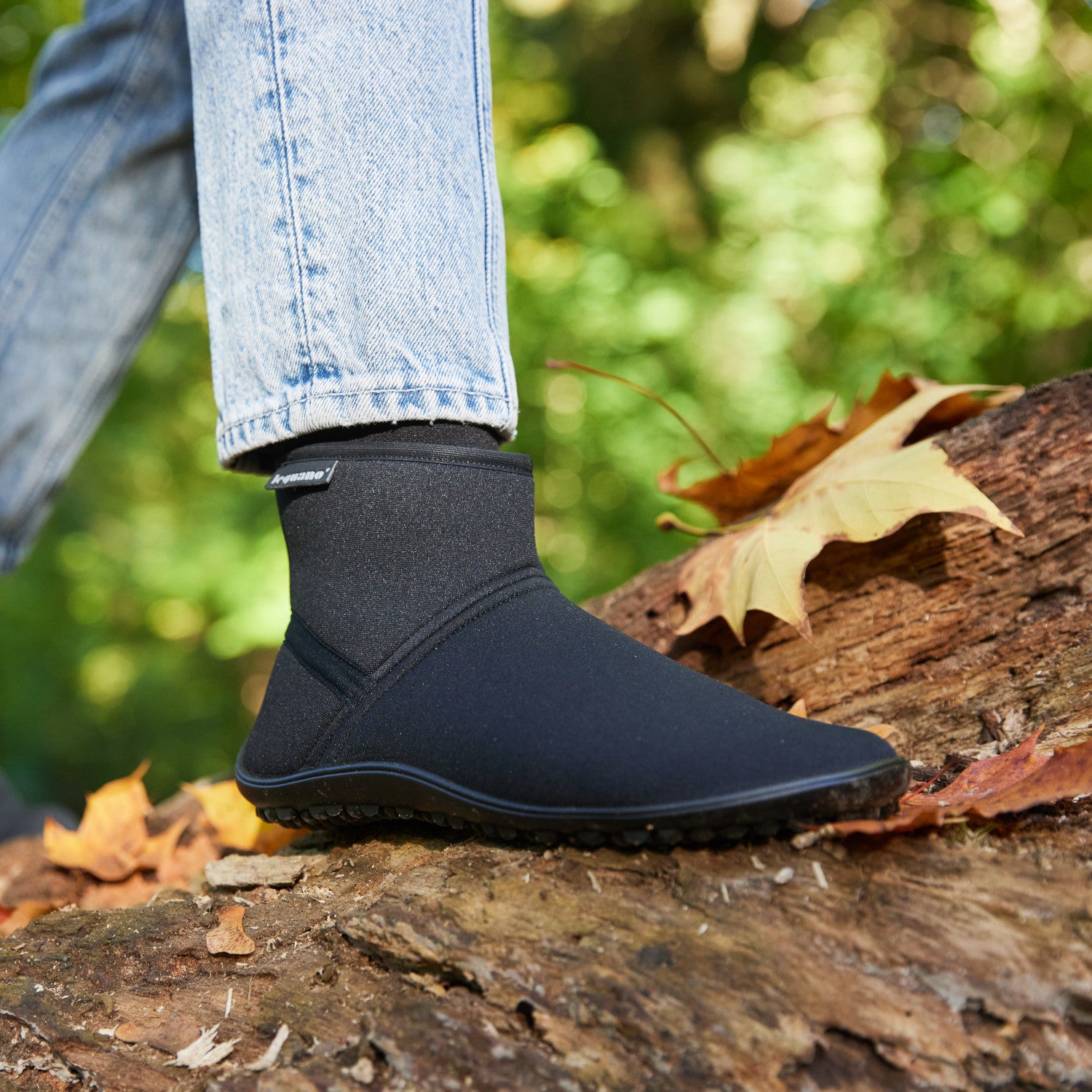 Barfußschuhe Leguano Thermo, getragen, perfekte Übergangsschuhe für Herbst und Frühling, warm und flexibel für natürlichen Komfort, erhältlich in unserem Onlineshop für Barfußschuhe.