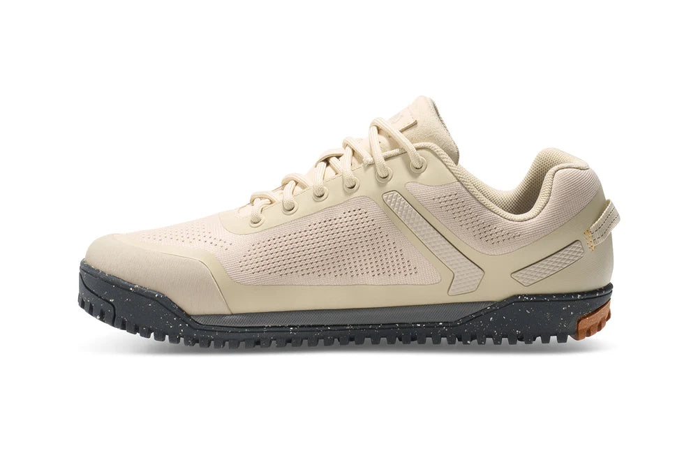 Beiger Damen-Barfuß-Sneaker Xero Shoes Ridgeway Mesh Low, linke Seitenansicht